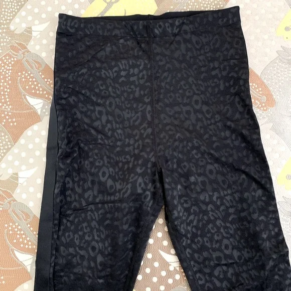 Victoria’s Secret -Sheer- Leopard Athletic Size Medium - Picture 2 of 8